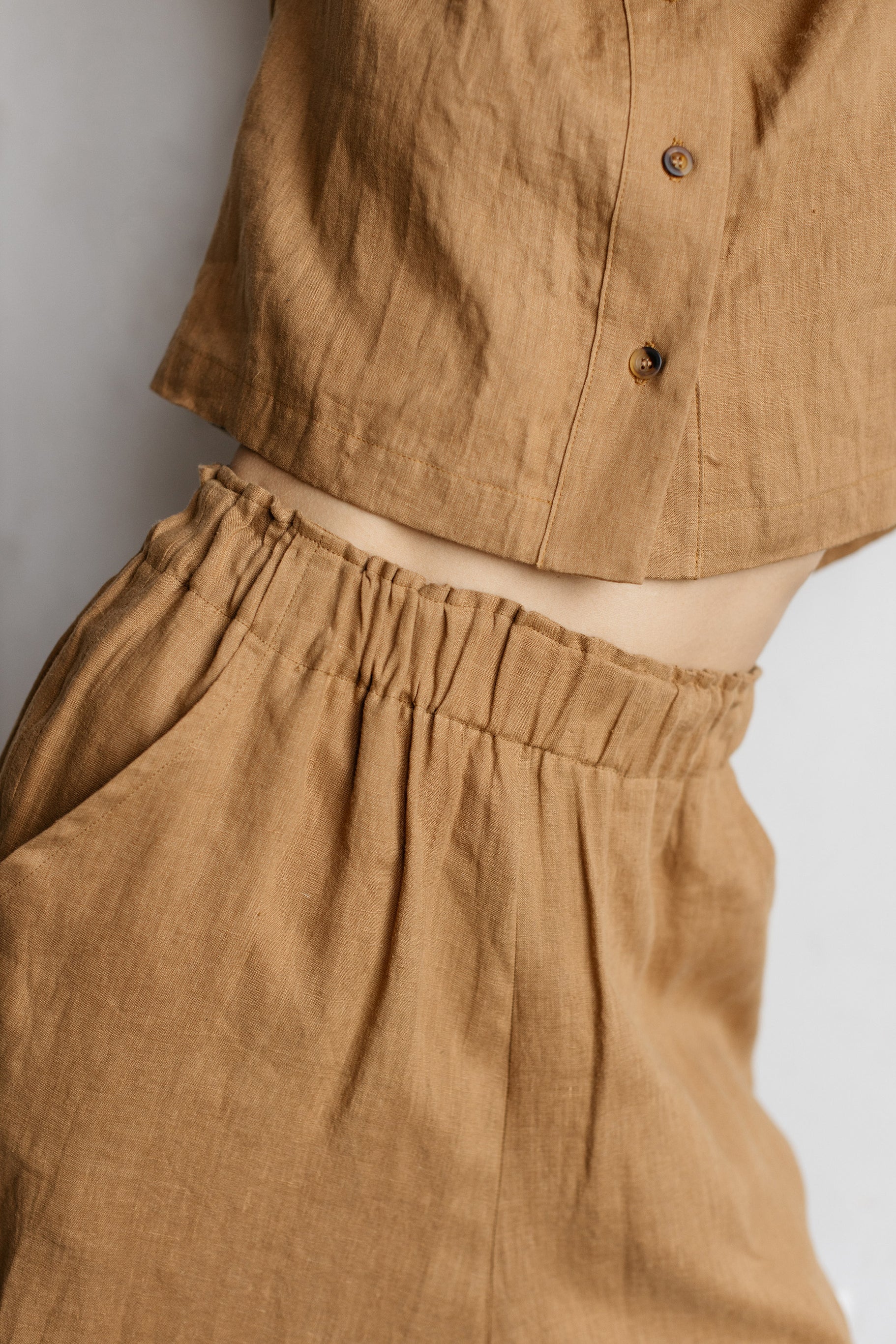 Wide high waist elasticized waistband